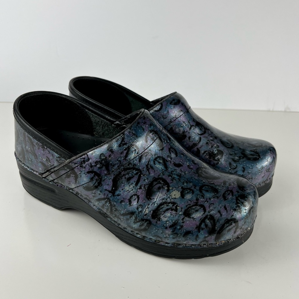DANSKO Iridescent Silver Purple Bubbles Water Drop Professional Clogs SZ 38